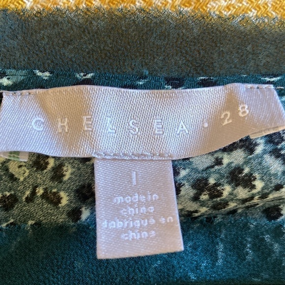 Chelsea28 V-Neck Tank Top from Nordstrom Women's Size 8 - Picture 5 of 5